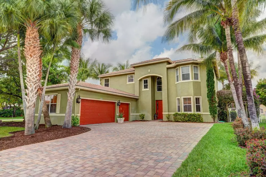 6753 Finamore CIR, Lake Worth, FL 33467