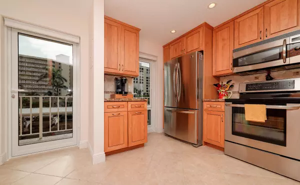 Highland Beach, FL 33487,3100 S Ocean BLVD 204