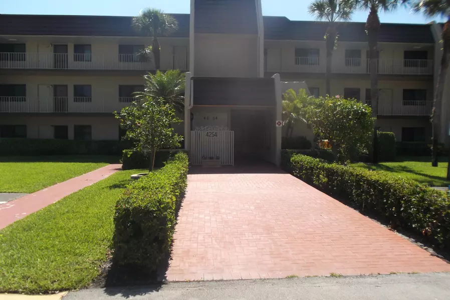 4242 Deste CT 304, Lake Worth, FL 33467