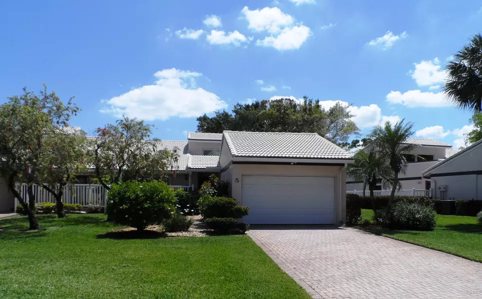 5 Villa LN, Boynton Beach, FL 33436