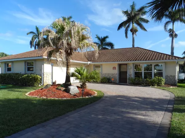 247 Bermuda Beach DR, Hutchinson Island, FL 34949