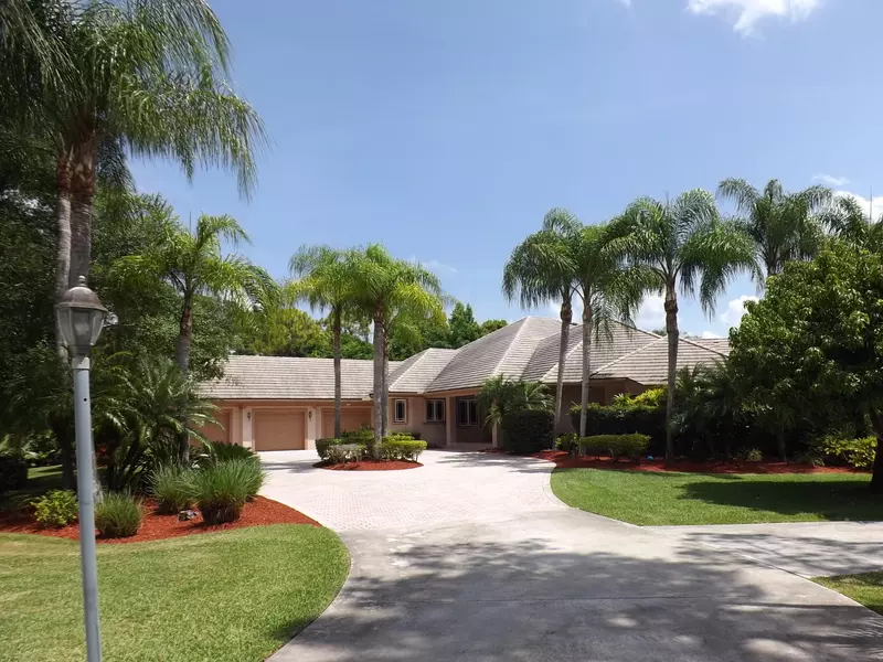 13184 Silver Fox LN, Palm Beach Gardens, FL 33418