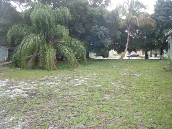 426 N 16th ST, Fort Pierce, FL 34950