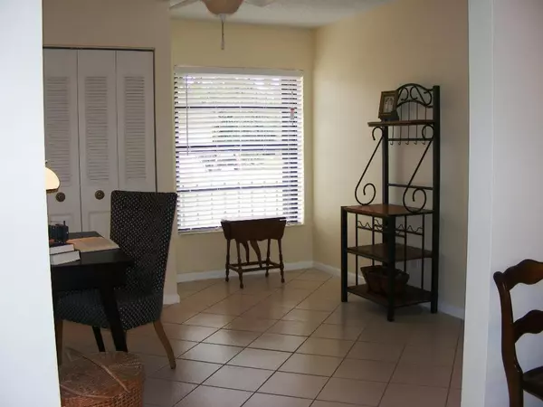 Greenacres, FL 33463,6101 Newstead CT