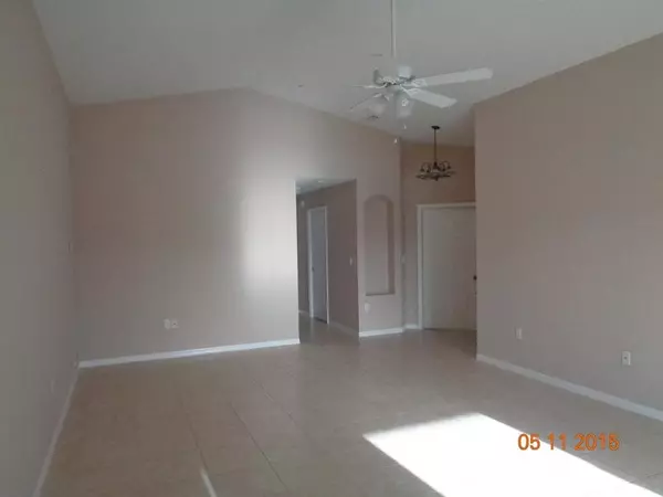 Port Saint Lucie, FL 34986,452 SW Talquin LN