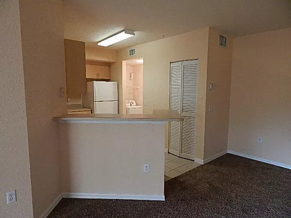 North Lauderdale, FL 33068,704 Belmont LN