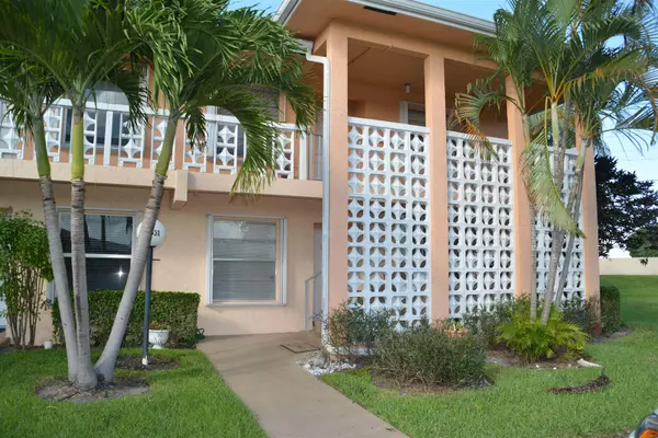 1631 NW 18th AVE 104, Delray Beach, FL 33445