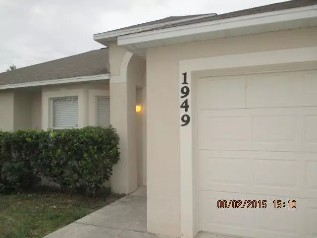 1949 SW Monterrey LN, Port Saint Lucie, FL 34953