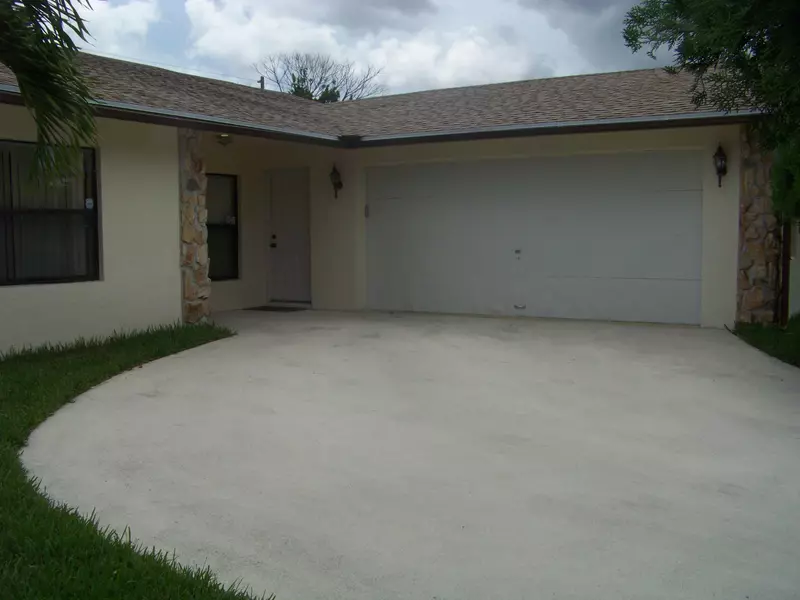 5642 E Lincoln CIR, Lake Worth, FL 33463