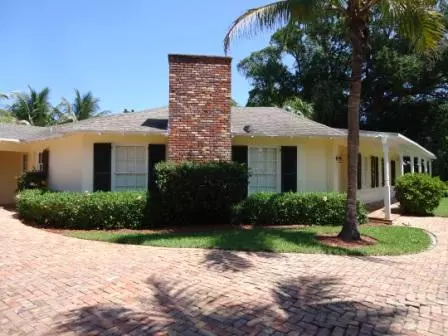 2056 N Porpoise Point LN, Vero Beach, FL 32963