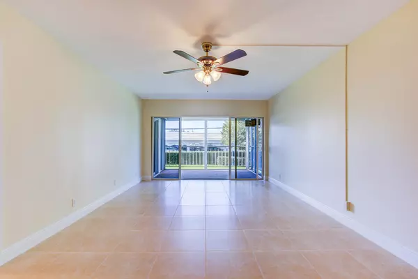 North Palm Beach, FL 33408,155 Yacht Club DR 103