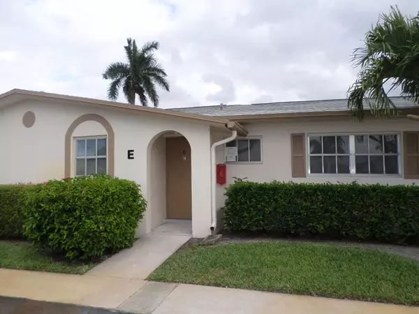 2670 Barkley DR E, West Palm Beach, FL 33415