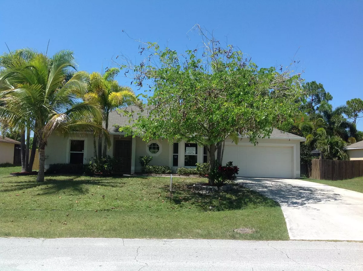 Port Saint Lucie, FL 34983,913 SE Damask AVE