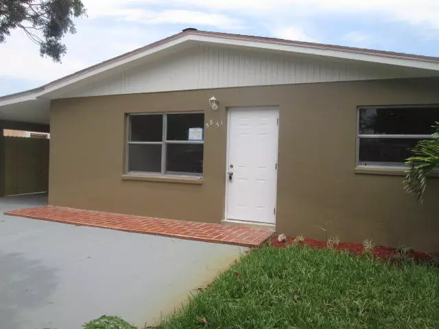 5851 Daphne DR, West Palm Beach, FL 33415