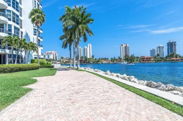 Aventura, FL 33180,19101 NE Mystic Point DR 209