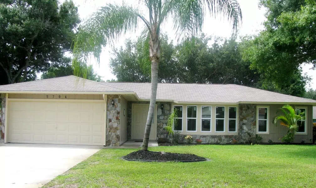 5704 Paleo Pines CIR, Fort Pierce, FL 34951