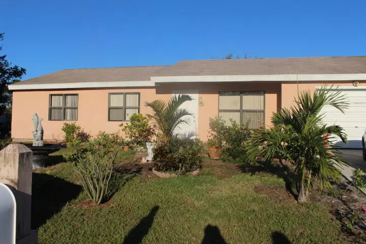 1385 SE Roanoke ST, Port Saint Lucie, FL 34952