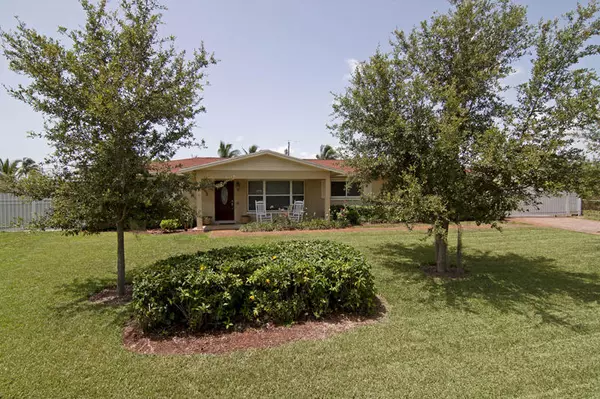 1822 Antigua RD, West Palm Beach, FL 33406