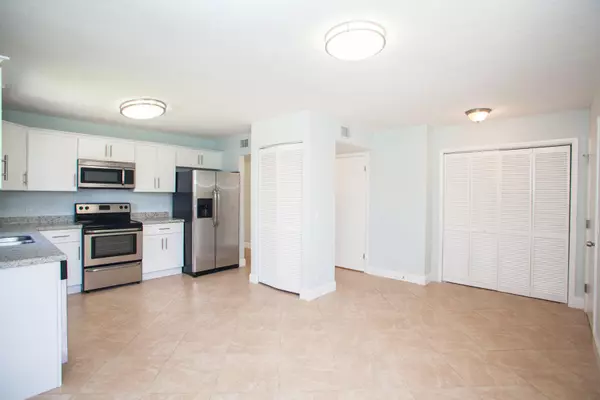 Jupiter, FL 33458,381 Maplecrest CIR