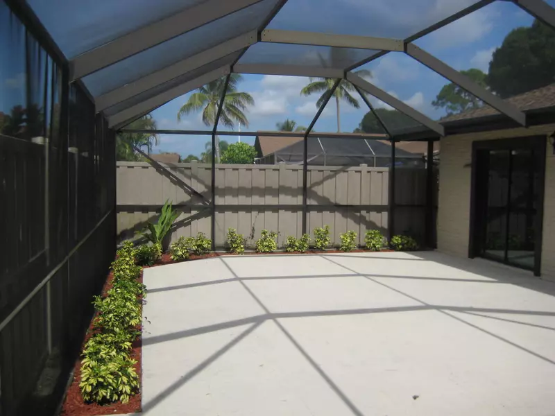 5365 Eagle Lake DR, Palm Beach Gardens, FL 33418