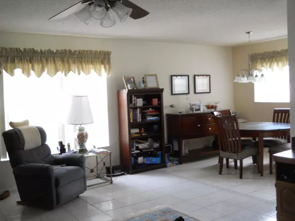 Port Saint Lucie, FL 34952,14 Lake Vista TRL 107