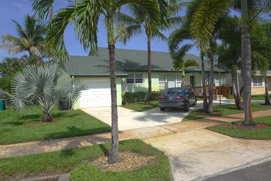 731 Sunset DR, Lake Worth, FL 33461