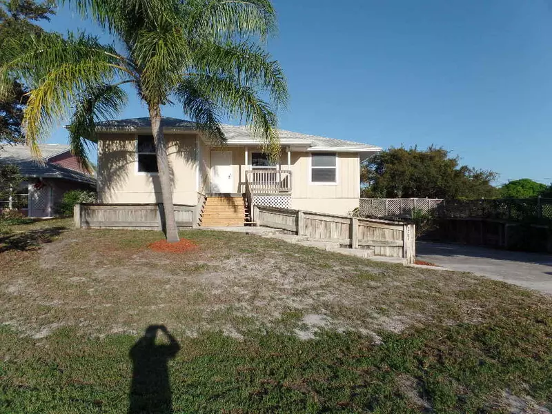 3784 NE Barbara DR, Jensen Beach, FL 34957