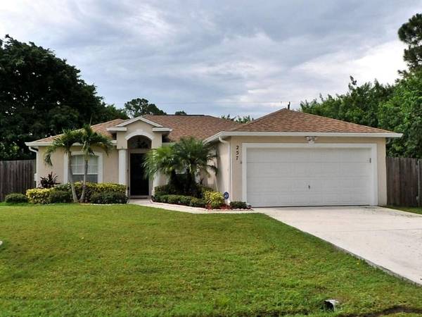 257 SW Christmas Terr, Port Saint Lucie, FL 34984