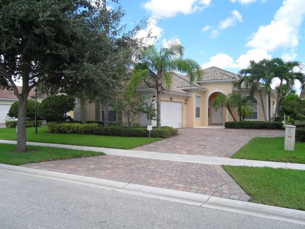 8357 Rosalie LN, Wellington, FL 33414