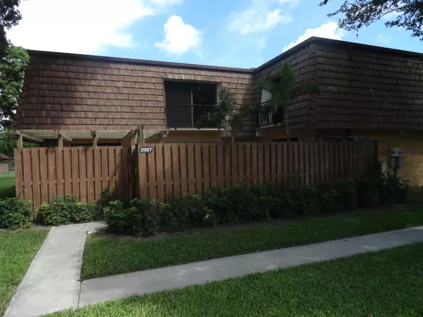 Greenacres, FL 33463,2007 20th LN 101 C