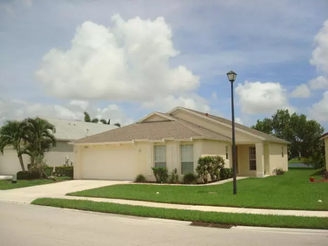 Port Saint Lucie, FL 34986,472 SW Talquin LN