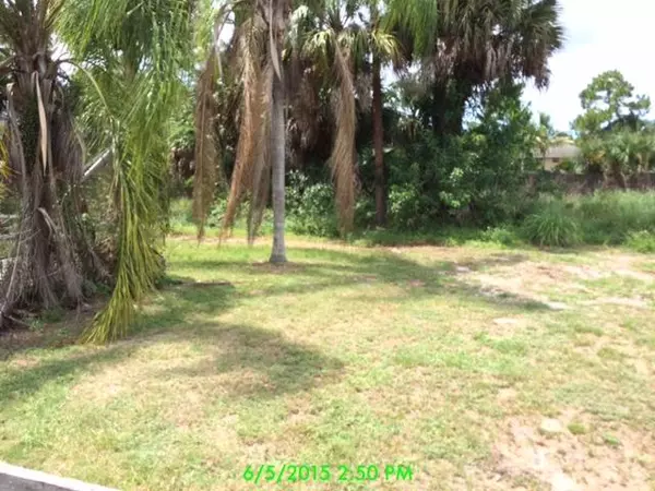 Loxahatchee, FL 33470,17105 N 67th CT