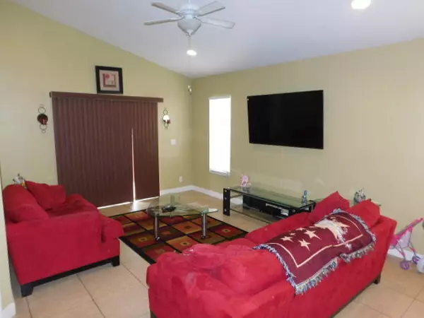 Greenacres, FL 33463,512 Broward AVE