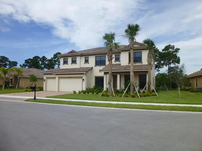 2652 NW Crystal Lake DR, Jensen Beach, FL 34957