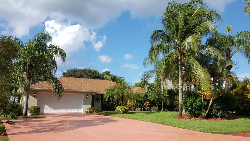 10601 SE Le  Parc Way, Tequesta, FL 33469