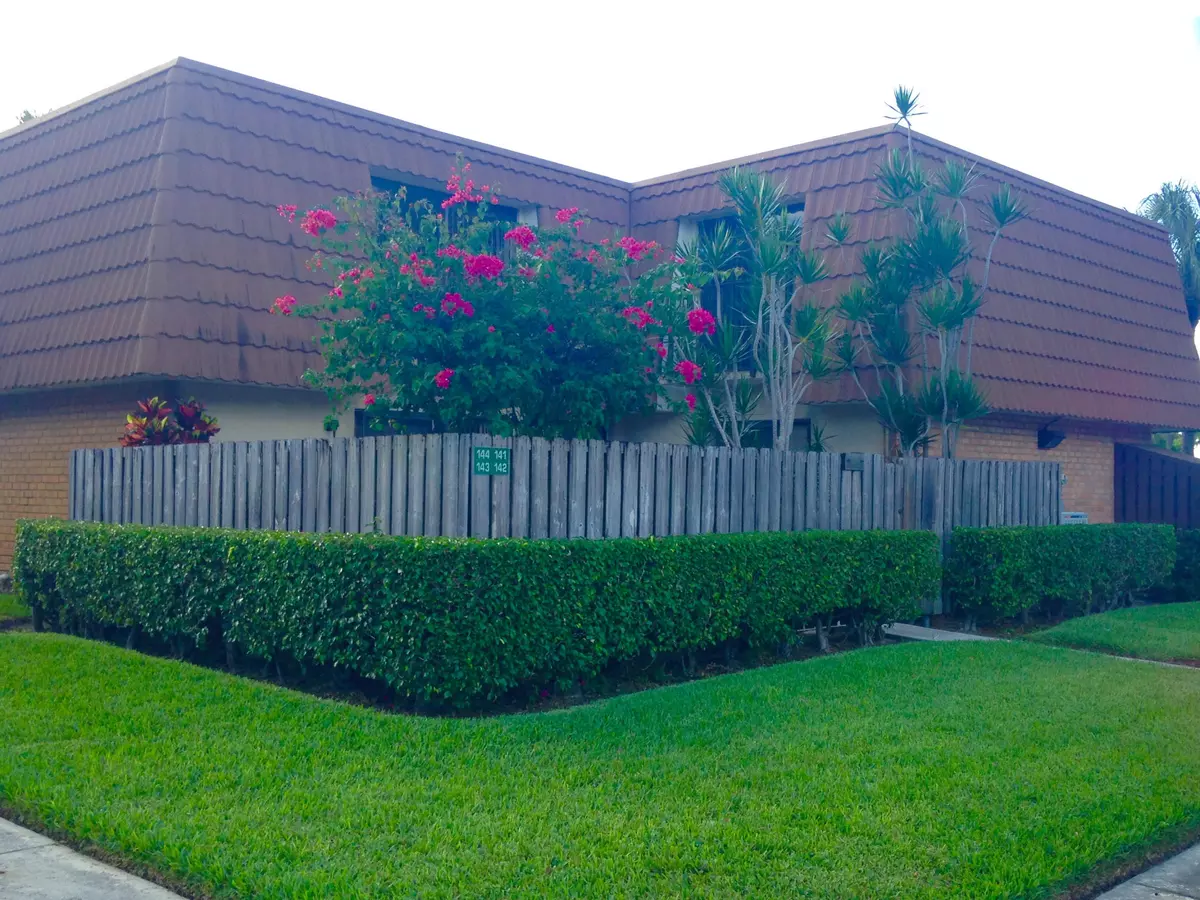 West Palm Beach, FL 33407,143 Heritage WAY