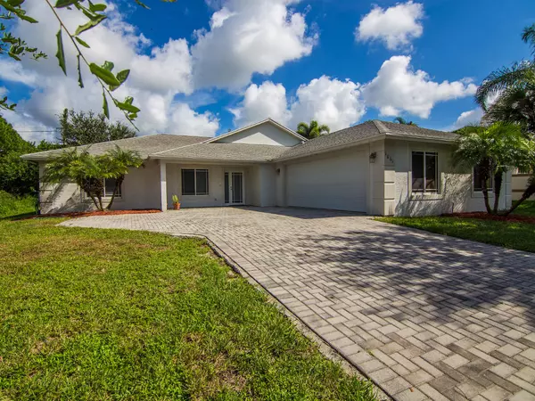 1061 SW Benschop AVE, Port Saint Lucie, FL 34953