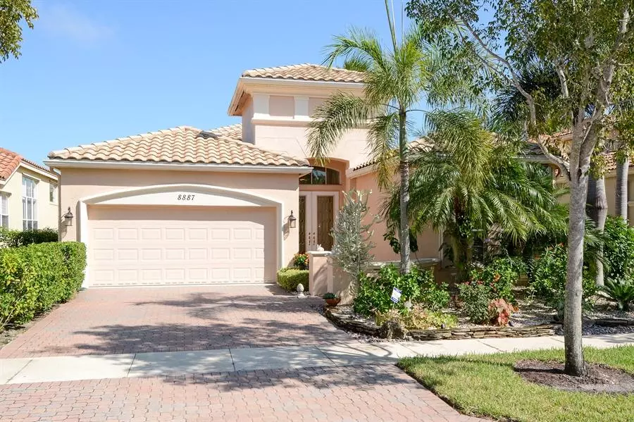 8887 W Via Prestigio, Wellington, FL 33411