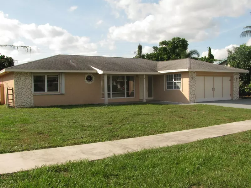 631 Lake Osborne TER, Lake Worth, FL 33461