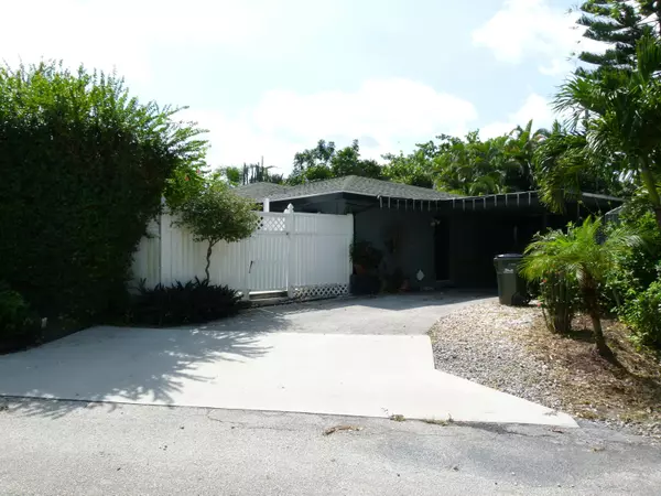 207 Enfield RD, Delray Beach, FL 33444