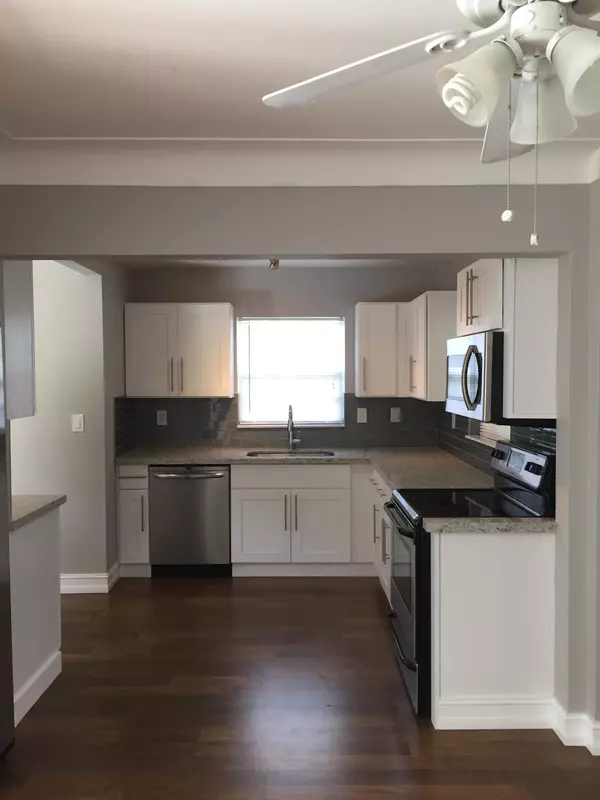 Oakland Park, FL 33334,210 NE 43rd CT