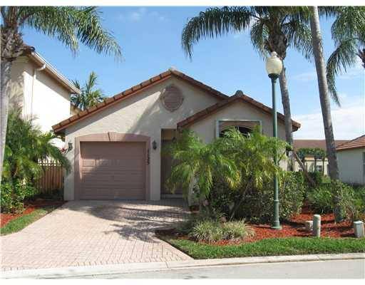 1125 Via Jardin, Riviera Beach, FL 33418