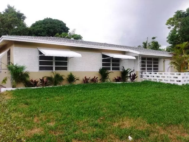 2031 S 6th CT, Lake Worth, FL 33461