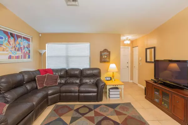 Delray Beach, FL 33484,5148 Pinetree DR