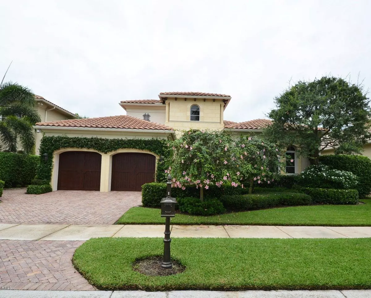 Palm Beach Gardens, FL 33418,118 Via Mariposa