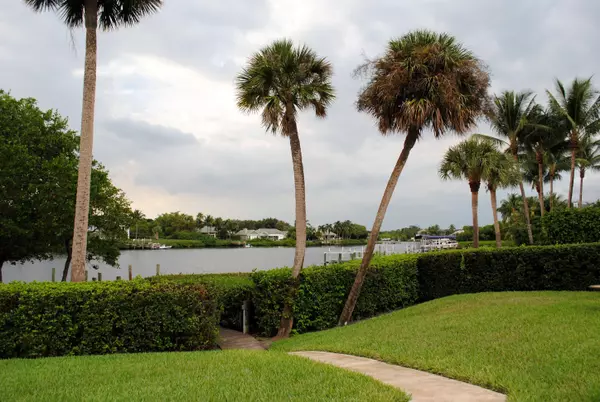 Tequesta, FL 33469,18351 SE Lakeside DR