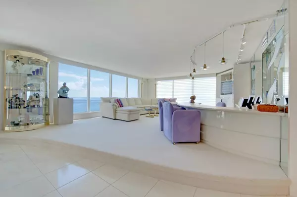 Highland Beach, FL 33487,3015 S Ocean BLVD 6b