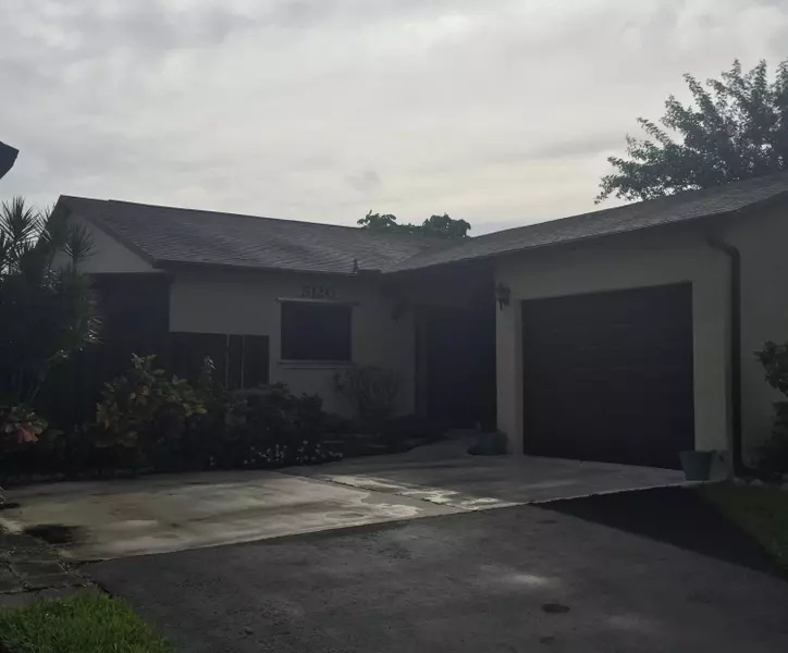 5120 Mirror Lakes BLVD, Boynton Beach, FL 33472