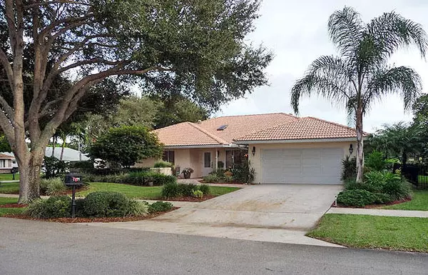 Boca Raton, FL 33487,17471 Spring Tree LN