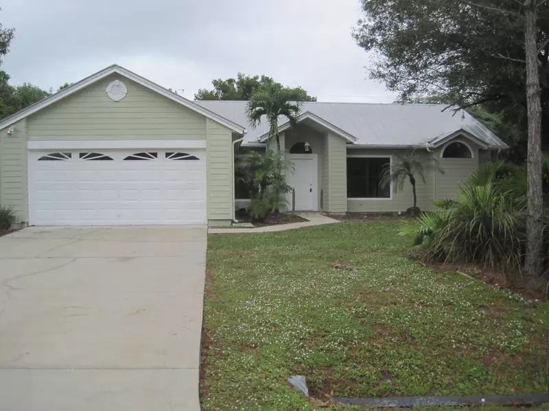 383 SW Film AVE, Port Saint Lucie, FL 34953